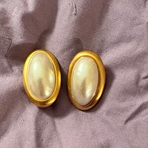 Vintage clip on Gold and Cream Oval Earrings